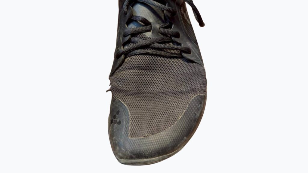 Vivobarefoot Primus Lite IIIトゥボックス前面アップ・指先の広さがわかる実物写真
