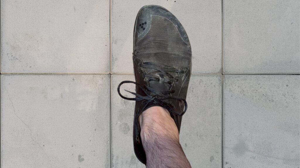 Vivobarefoot Primus Lite IIIを通勤で着用した実物写真